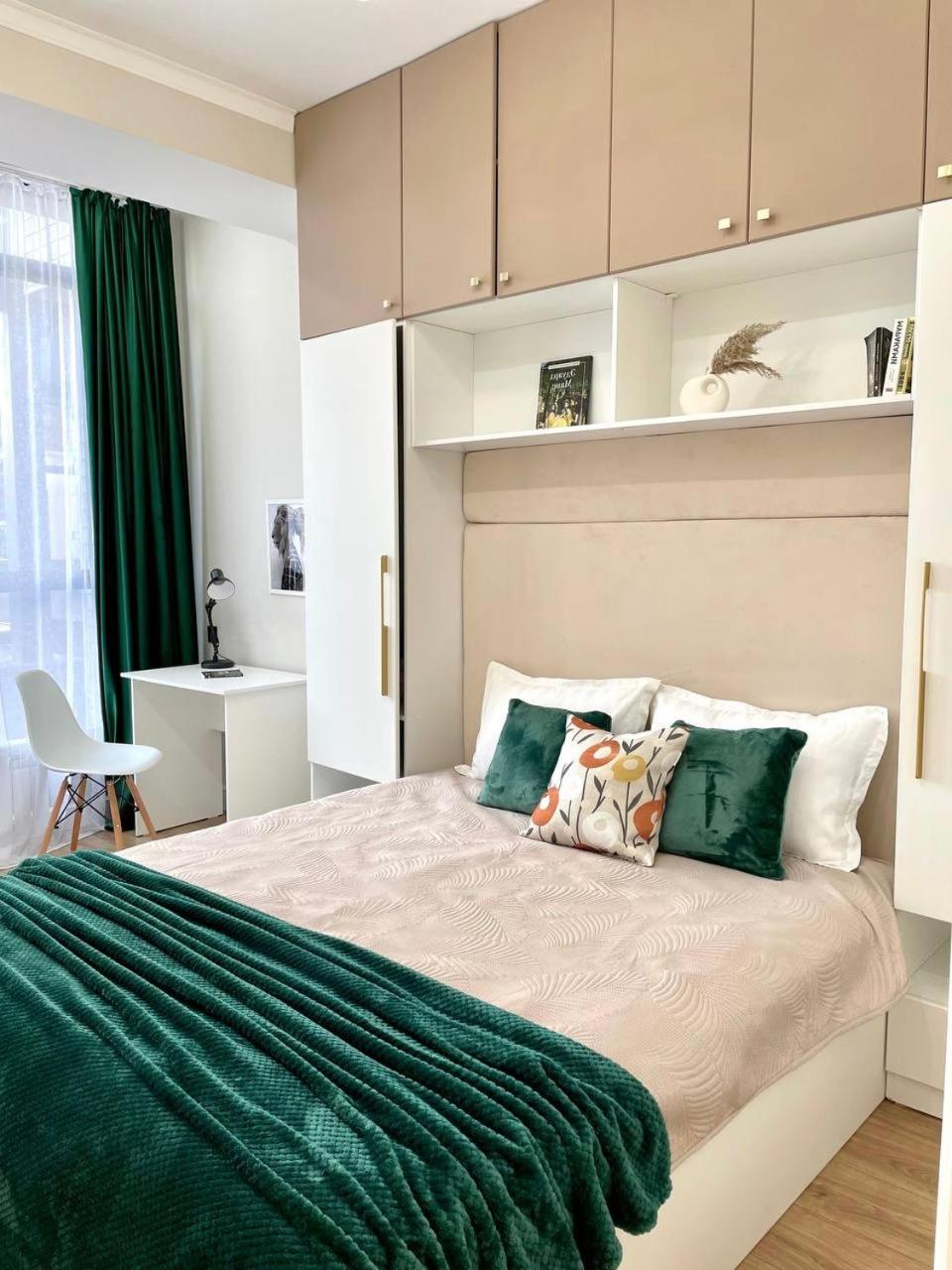 жк 4 Seasons, рядом трц Mega по розыбакиева * Almaty