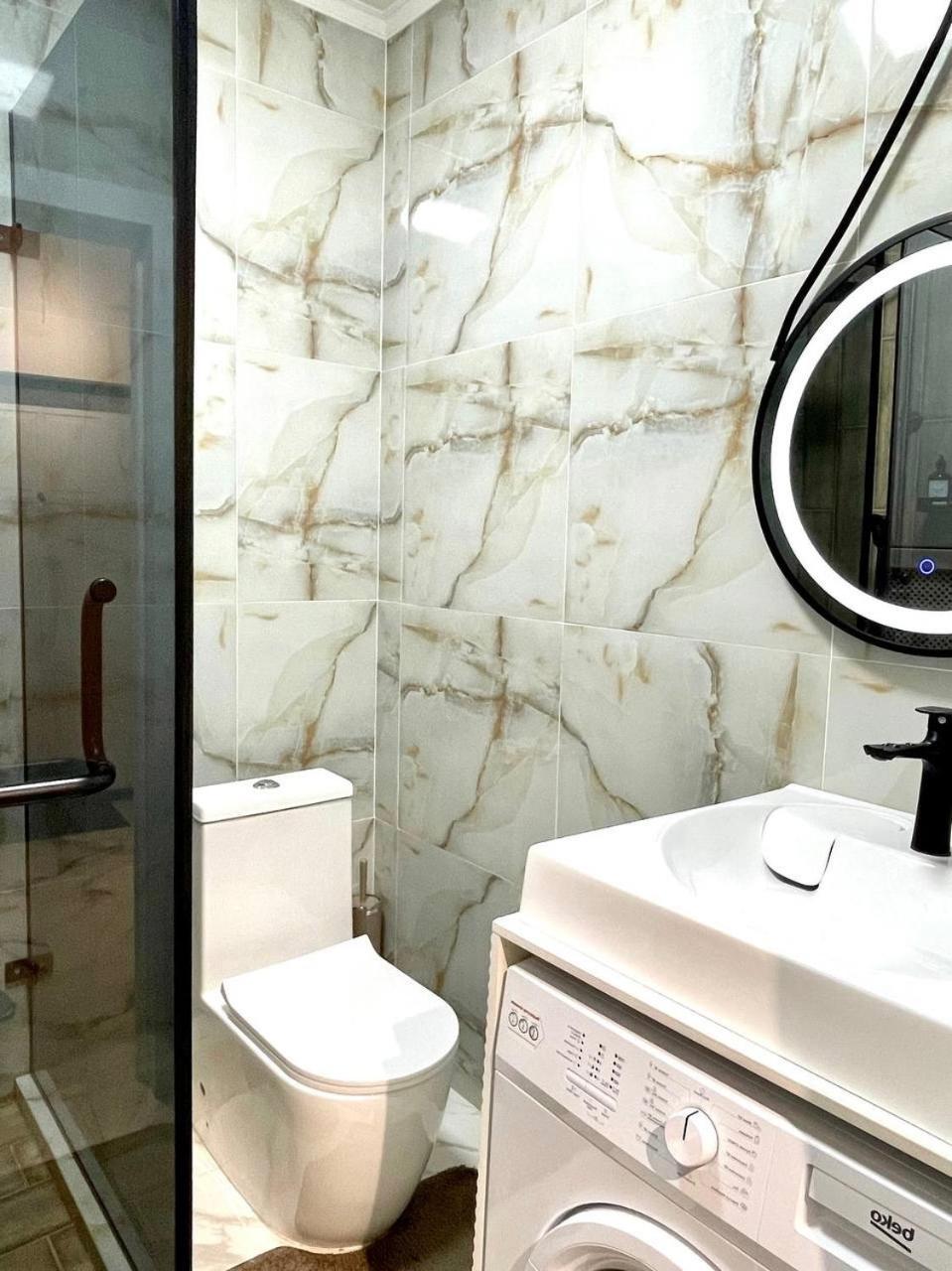 жк 4 Seasons, рядом трц Mega по розыбакиева Apartment Almaty