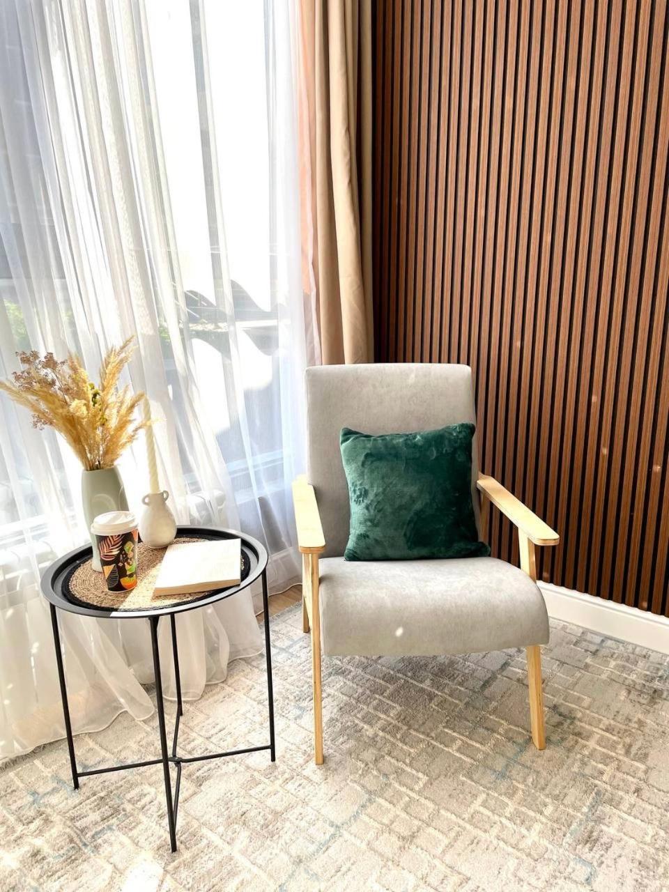 жк 4 Seasons, рядом трц Mega по розыбакиева Apartment *